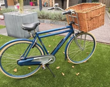 Luc's Bikes 
In-en verkoop 2e handsfietsen
Openingstijden
Ma t/m vrijdag 10.00u- 18.00u
zaterdag 13.00u-17.00u
ook voor onderhoud en reparatie
buiten openingstijden te bevragen 
email : l_b161@hotmail.com
mobiel nummer : 0622095139

Over al mijn fietsen
Alle fietsen zijn bij regulieren fietsenzaken gekocht of via inruil verkregen.
Al de fietsen zijn bij de RDW nagetrokken op diefstal en geregistreerd.
op sommige fietsen zit zelfs nog de fietsgarant garantie van 2 tot 3 maanden
Voorwaarde van inruil
fietsen moeten fietsbaar zijn natrekbaar zijn bij RDW en een slot hebben

